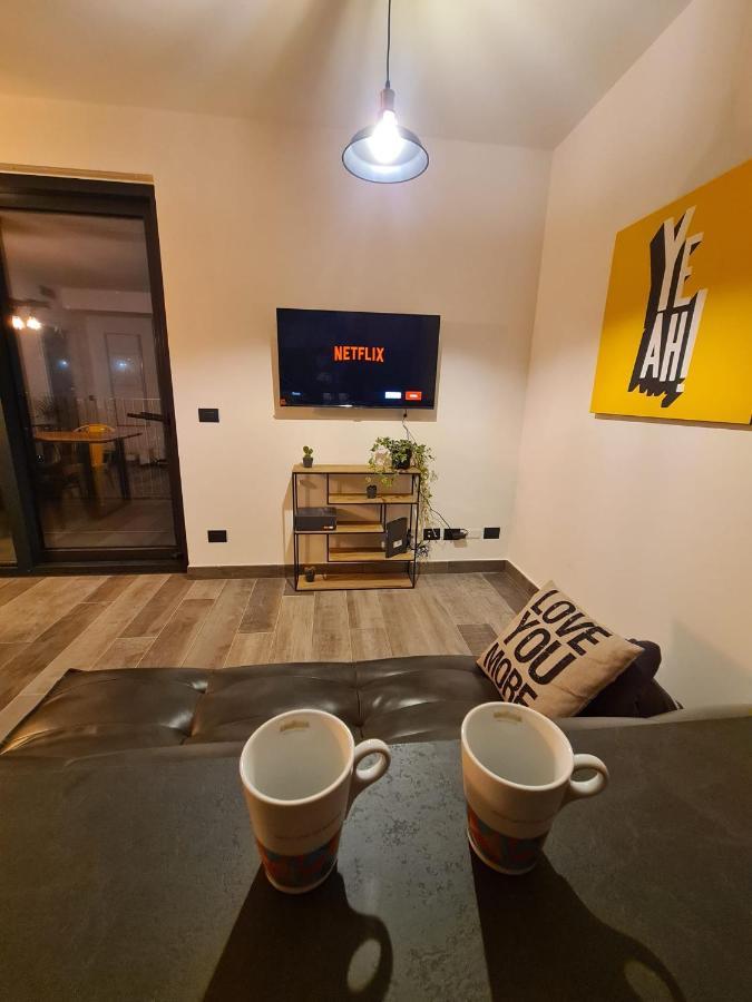 Yellow Uptown 70 - Fiera Milano بيرو المظهر الخارجي الصورة
