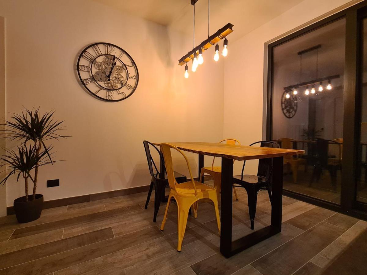 Yellow Uptown 70 - Fiera Milano بيرو المظهر الخارجي الصورة