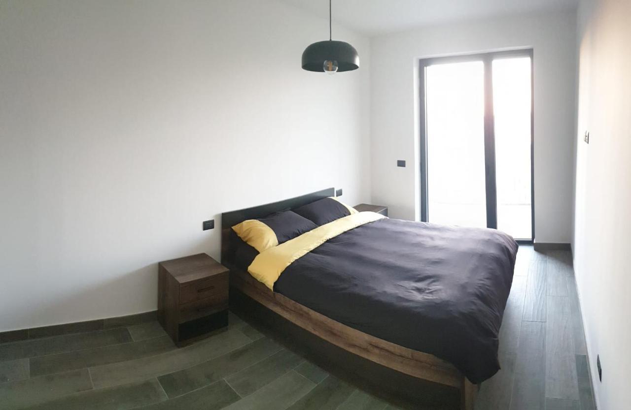 Yellow Uptown 70 - Fiera Milano بيرو المظهر الخارجي الصورة